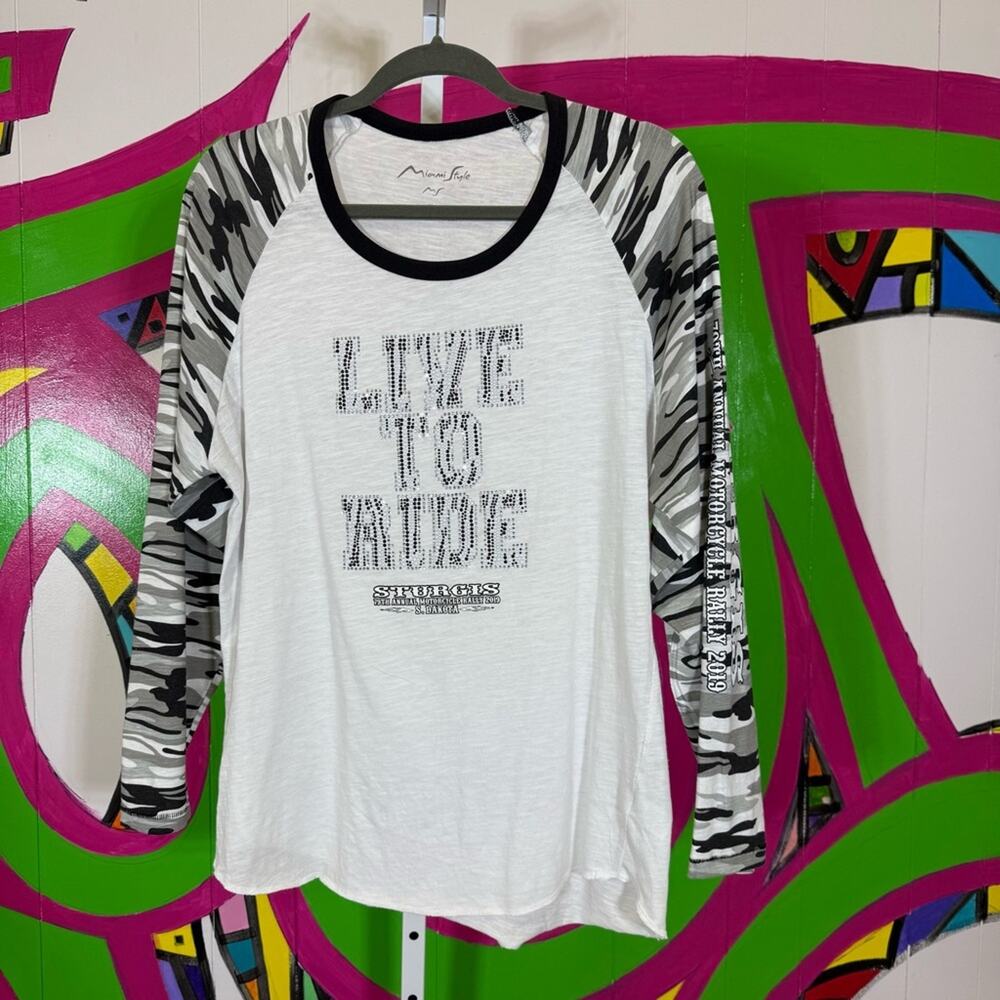 Miami Style, 2019 Glitzy Sturgis White Graphic Tee Camo Sleeves. Size Medium.